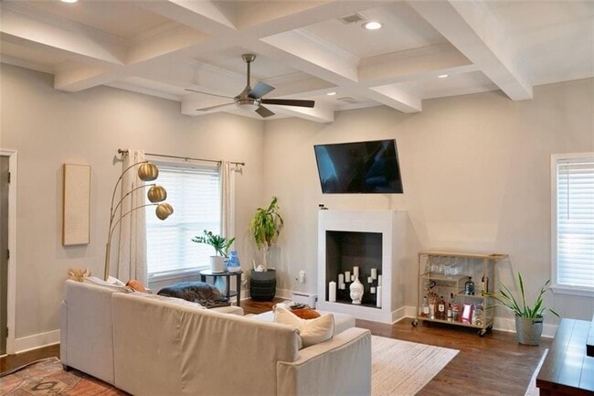 Photo - 1005 Birch St SW