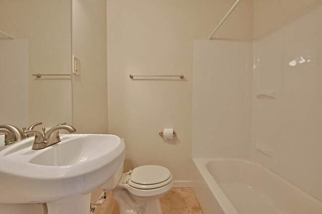 Photo - 209 W Fifth Ave Unit 204