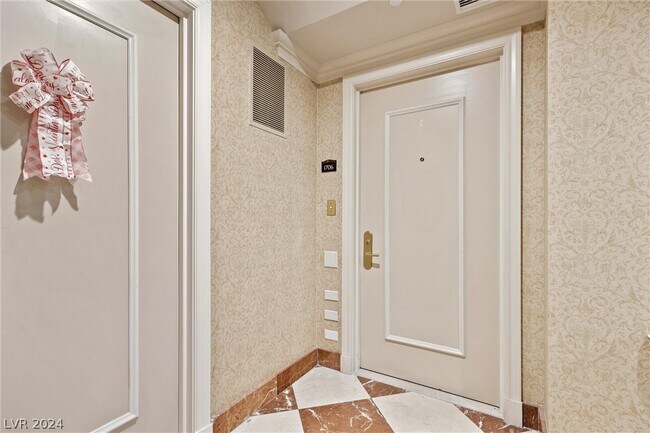 Photo - 2877 Paradise Rd Unidad 1706