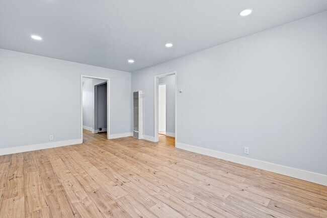 Photo - 10324 Walnut St Unit B