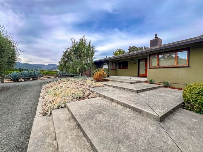 1146 Ragatz Ln