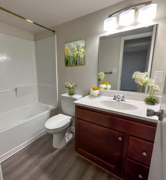 Photo - 5312 Justin Ct Unidad 102