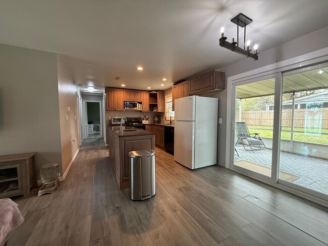 Photo - Spacious 4-bedroom, 2-bath pool home