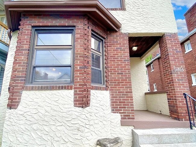 5604 Warren Ave