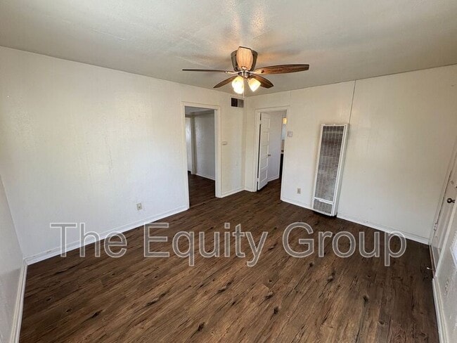 Photo - 719 S Church St