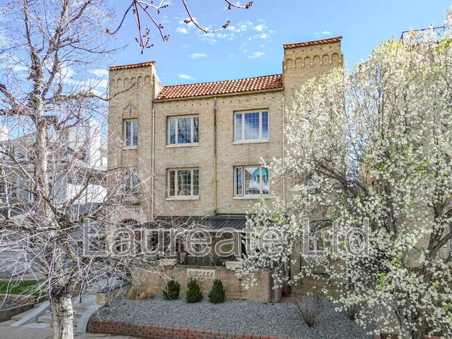 Building Photo - 1050 N Pearl St Unit 105