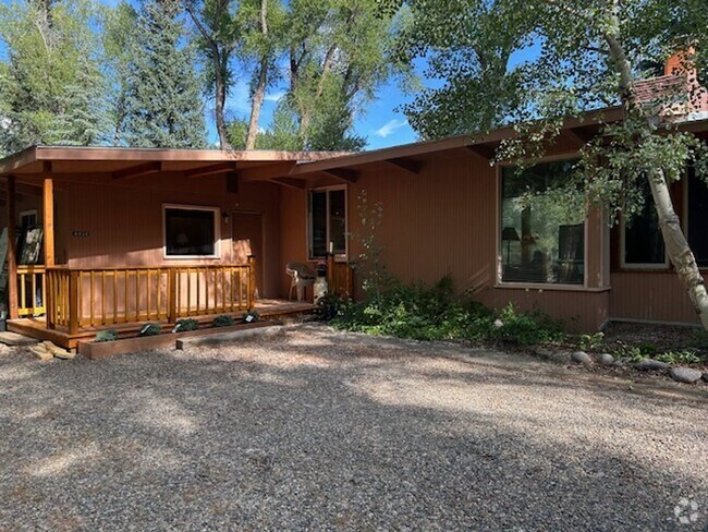 Building Photo - 3 Bedroom home on the river