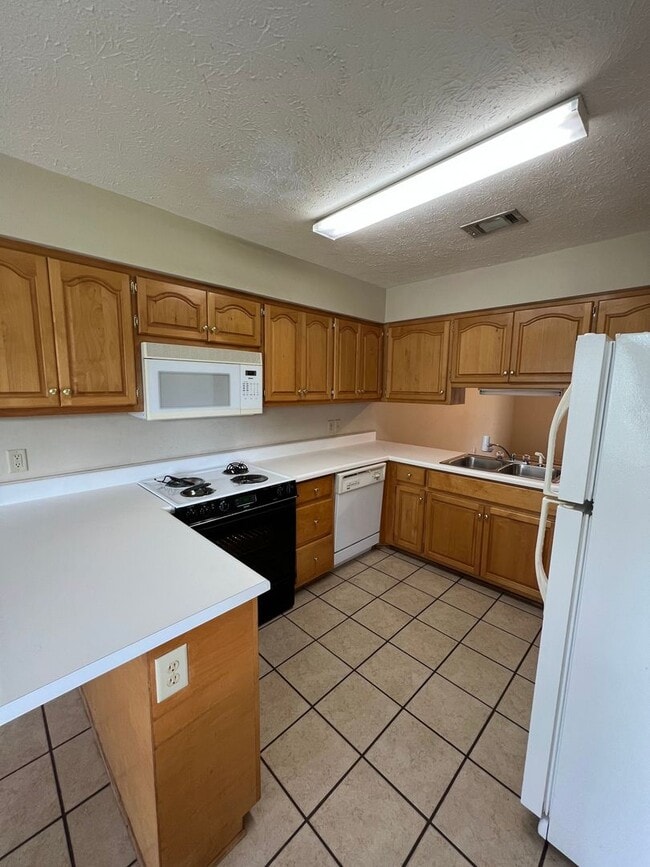 Photo - Well-Located 3BR Duplex with Easy Commute Access