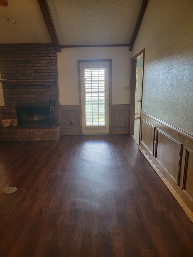 Photo - South Bossier 3 Bedroom 2 Bathroom **$300 OFF 1ST MONTH SPECIAL