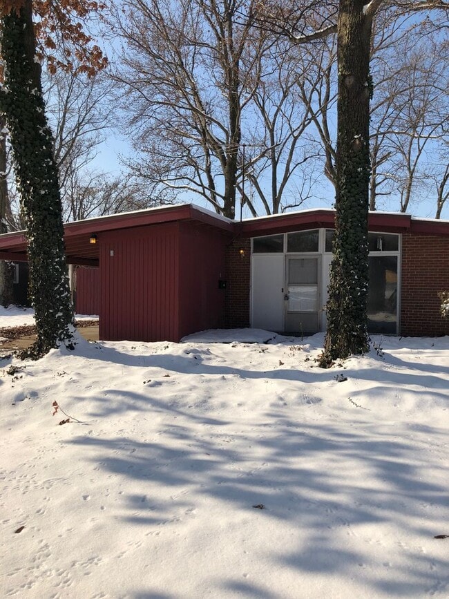 Coming soon! Bright and Spacious 4 Bedroom... - Coming soon! Bright and Spacious 4 Bedroom... House