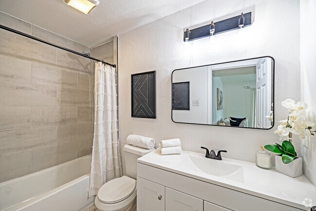 1BR, 1BA - 625SF - Bathroom