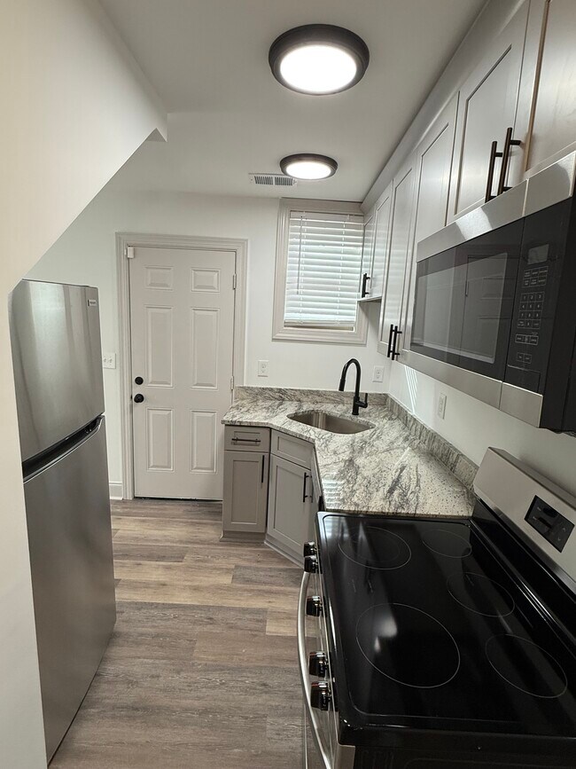 Photo - 333 Spikes St