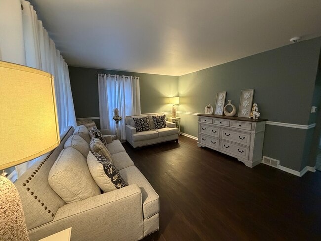 Photo - 202 Hickory Rd