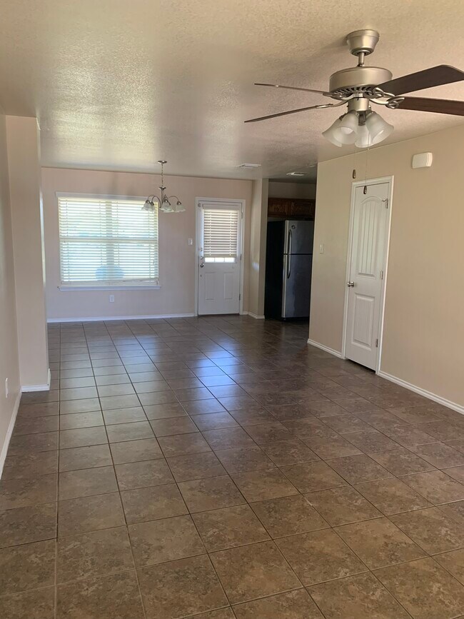 Photo - 935 Brookview Dr Unit A