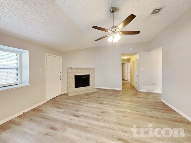 3128 Owen Ln