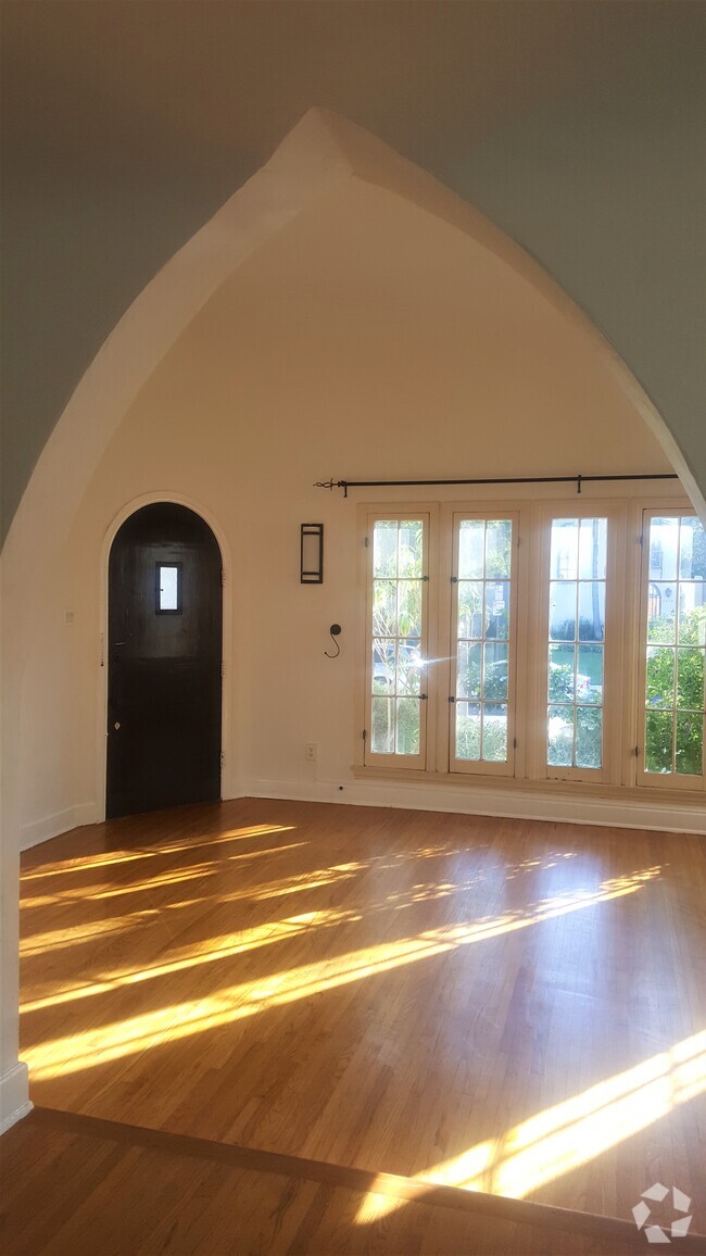 Building Photo - 6267 Commodore Sloat Dr Rental