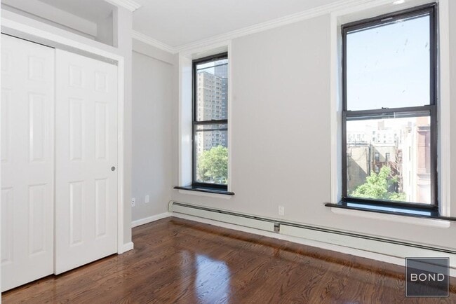 Building Photo - 345 E 5th St Unit 9 Rental