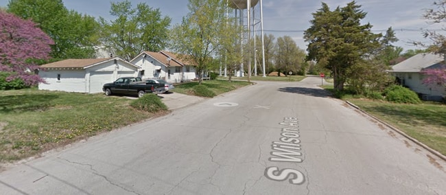 Building Photo - 901 W 7th St