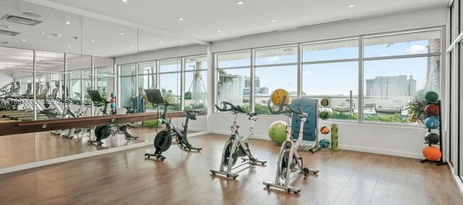 Photo - 591 Evernia St Unidad A15