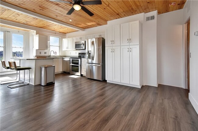301 W 11th Ave