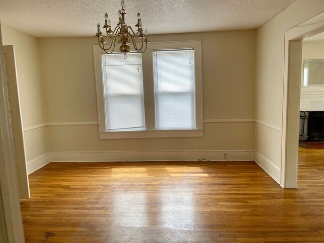 Photo - 3 bedroom, 2 bath in  Heathwood Area