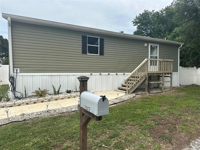 Building Photo - 17507 Raintree Ct Rental