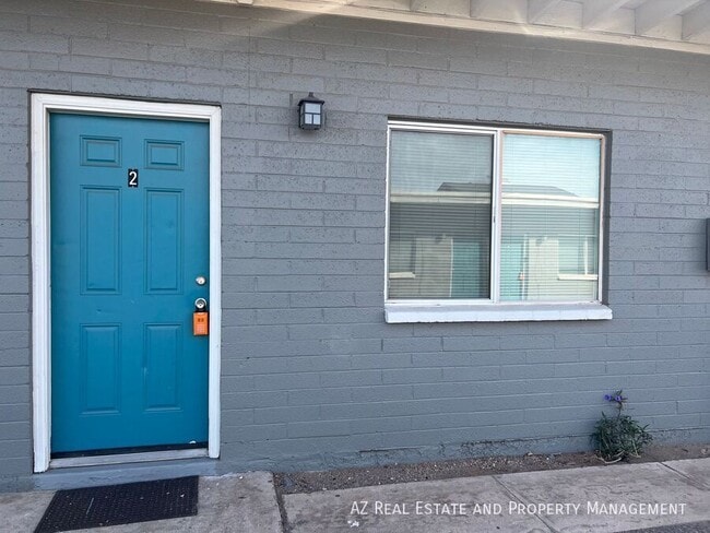 Photo - 1229 W Pierce St Unit 2