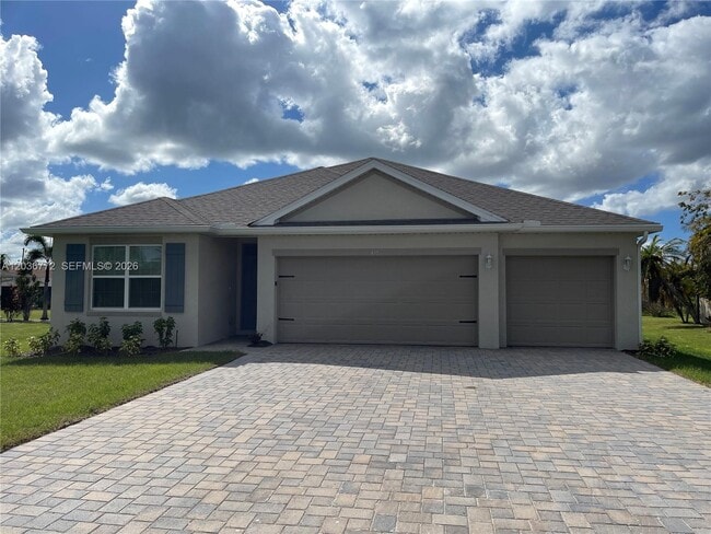 Photo - 455 Londrina Dr