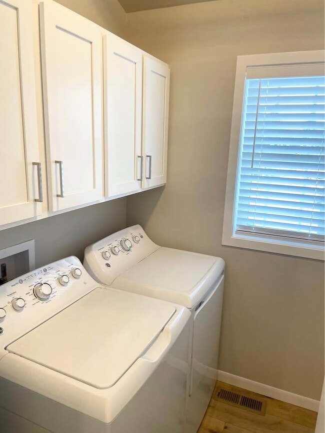 Photo - 1021 S Nicolet Rd