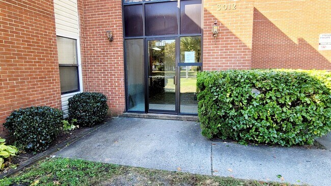 Photo - 3012 Chamberlayne Ave Unit 204