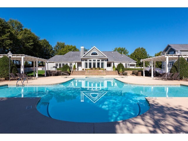 Sparkling Swimming Pool - Muirfield Village Apartments