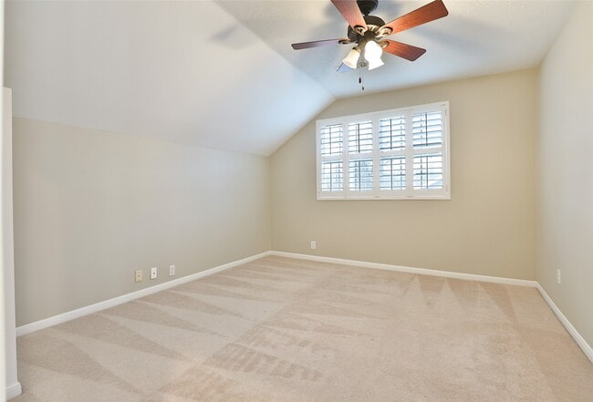 Photo - 423 W 32nd St