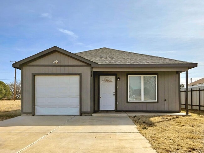 Building Photo - Cozy 3/2/1 in Northeast Lubbock