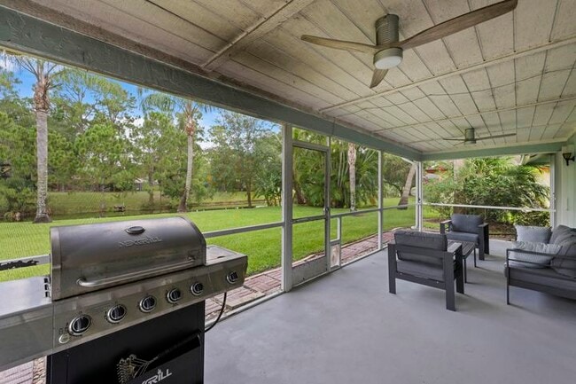 Photo - 756 Juniper Pl