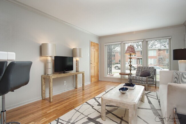 Photo - 2 Bedroom 1 Bathroom Downstairs Apartment Unidad 3814A-Madison Park Apartments