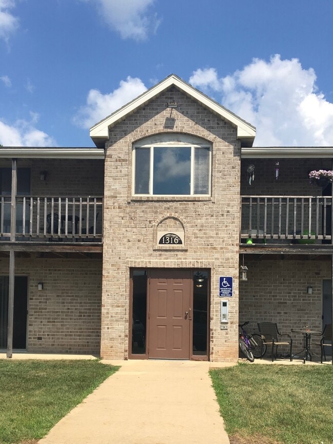Scheuring Pointe Apartments