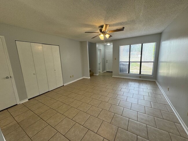 Photo - 2810 Villa Woods Cir