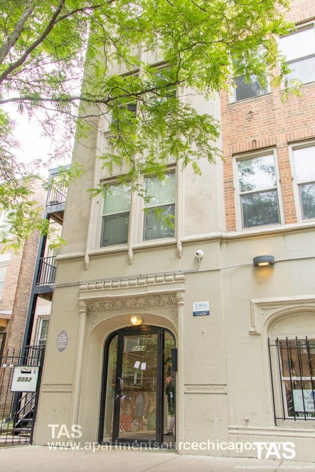 5417 N Kenmore Ave Apartment Unit 208 Chicago, IL