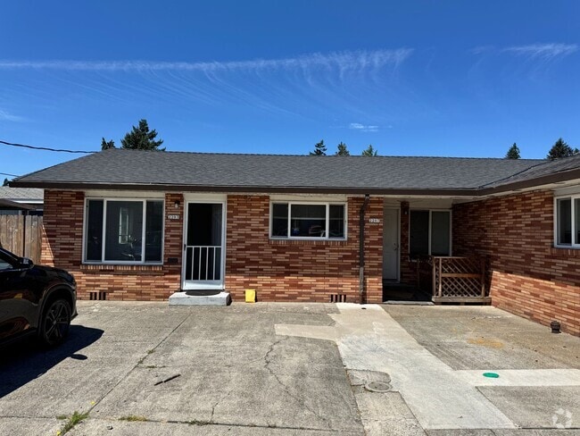 Building Photo - 2215-2215 NE 81st Ave Unit 2203 Rental
