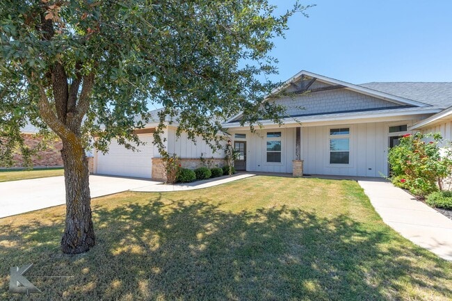 3804 Carrera Ln