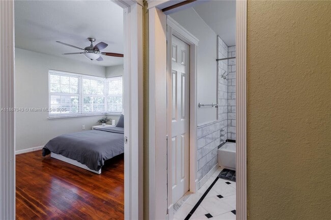 Photo - 250 NE 48th St