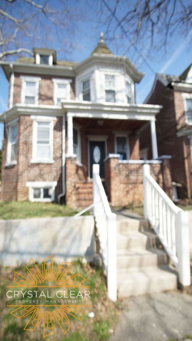 Building Photo - 125 W 23rd St