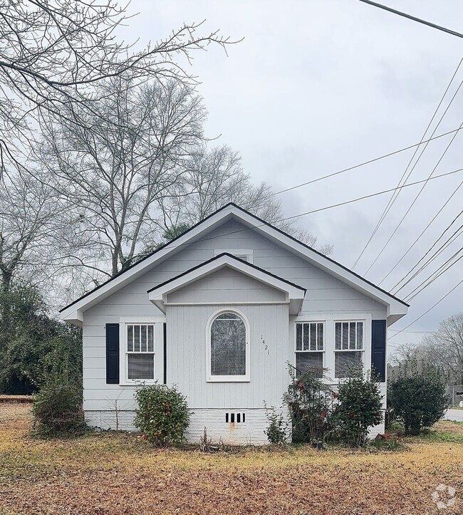 Building Photo - 1421 Roper Ave Rental