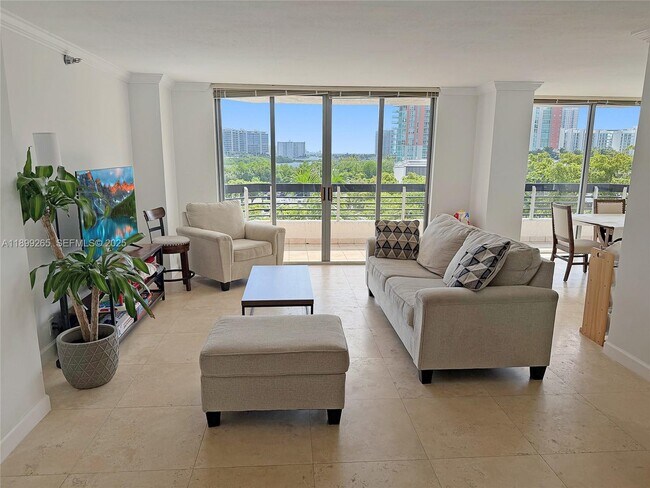 Building Photo - 3400 NE 192 St Unit 604