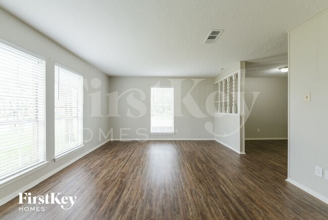 Photo - 1 Midwood Cir