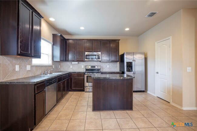 Photo - 433 Stonebrook Dr