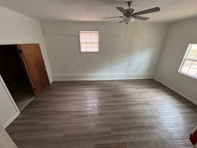 Photo - 1905 Charlton Dr