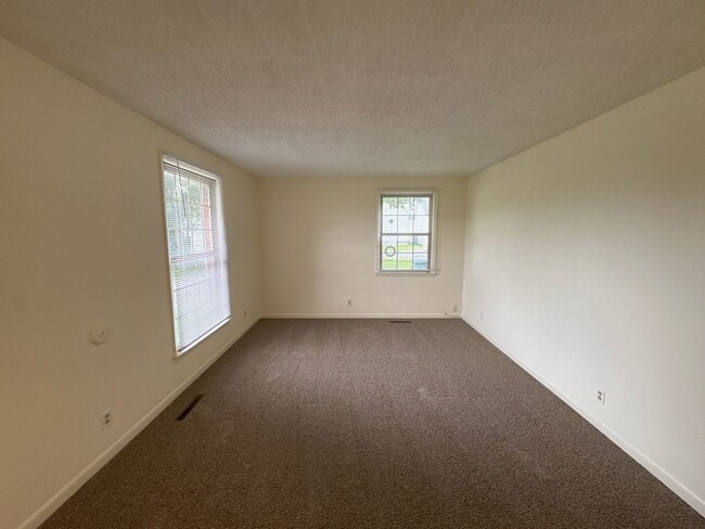 Photo - Charming 2-Bedroom Brick Duplex with Spacious Yard in Lebanon