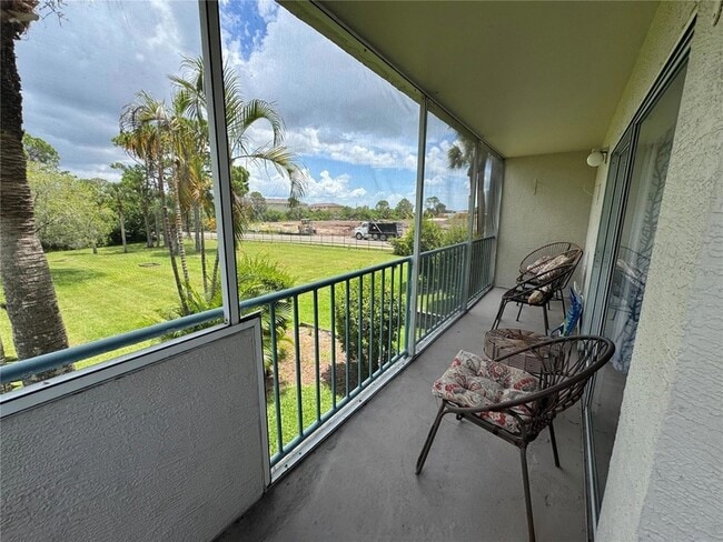 Building Photo - 5557 Sea Forest Dr Unit 118