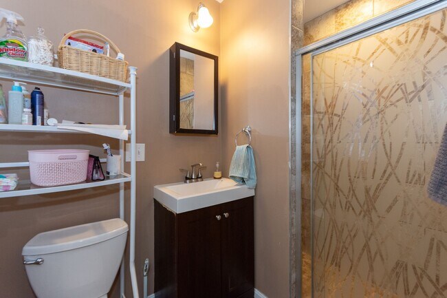 Photo - Great 3 bedroom right on the Green Line!